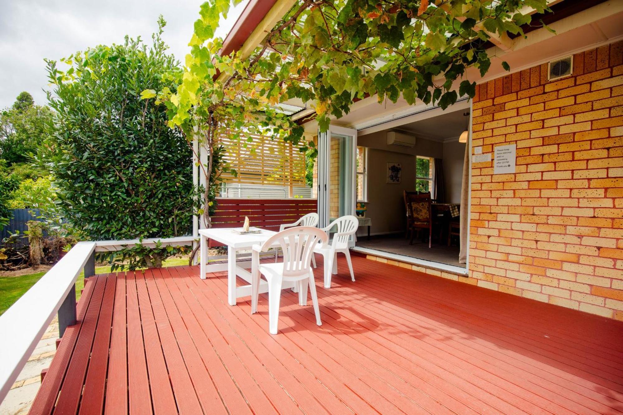 Central Location So Much Space Pool Opens In Summer Villa Hamilton Exterior photo