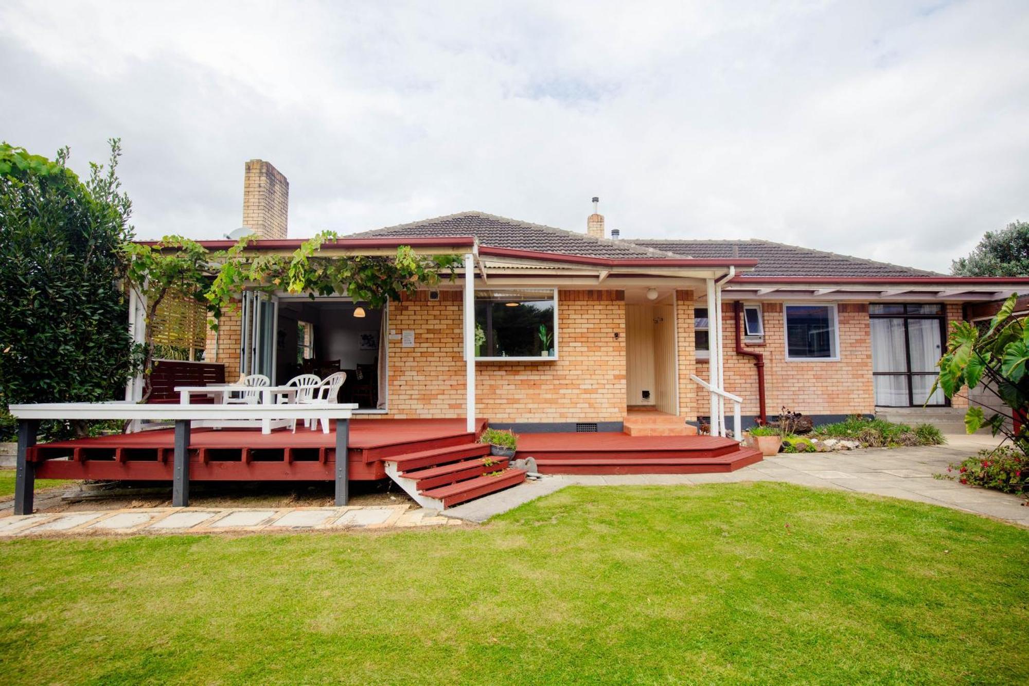 Central Location So Much Space Pool Opens In Summer Villa Hamilton Exterior photo